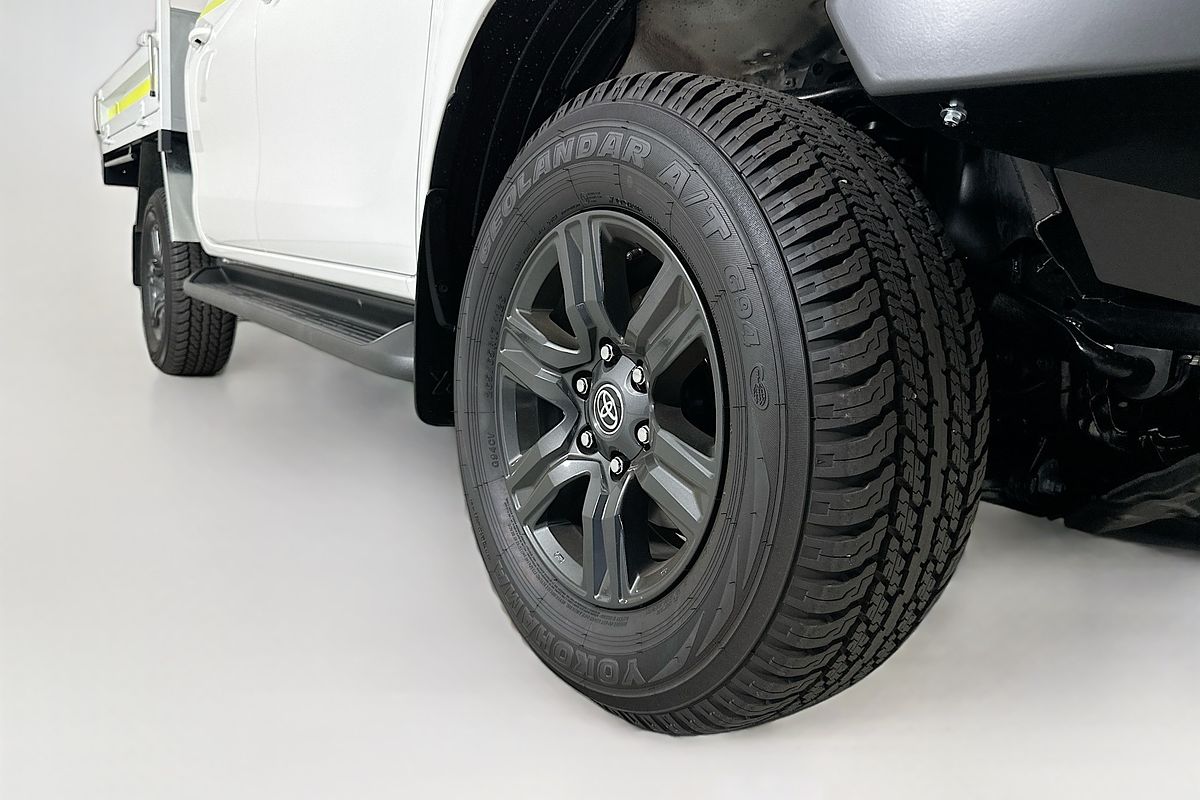 2025 Toyota HILUX SR (4x4) GUN126R RC 4X4