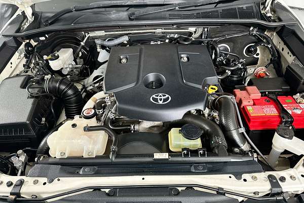 2021 Toyota HILUX SR (4x4) GUN126R FACELIFT 4X4