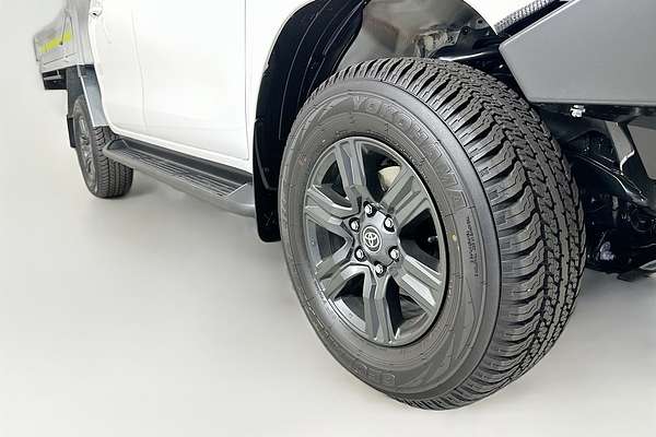 2025 Toyota HILUX SR (4x4) STEEL WHEELS GUN126R RC 4X4