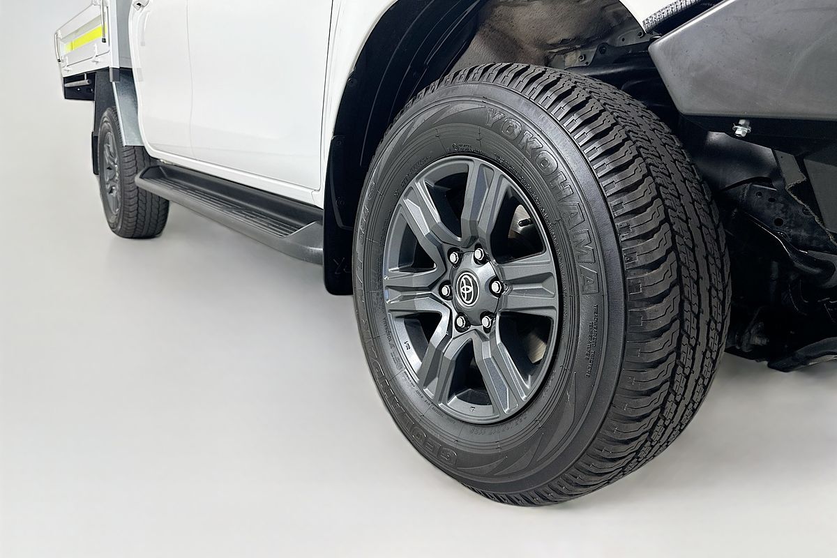 2024 Toyota HILUX SR 48V (4x4) GUN126R 4X4