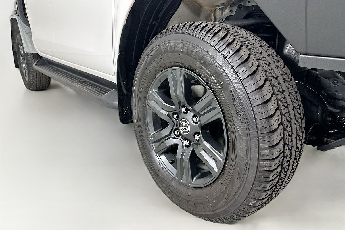 2023 Toyota HILUX SR (4x4) GUN126R 4X4