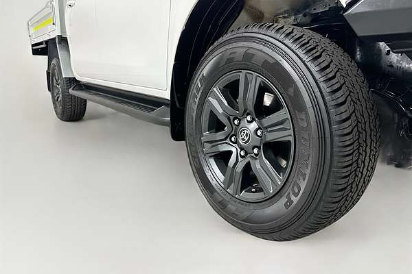 2025 Toyota HILUX SR (4x4) STEEL WHEELS GUN126R RC 4X4