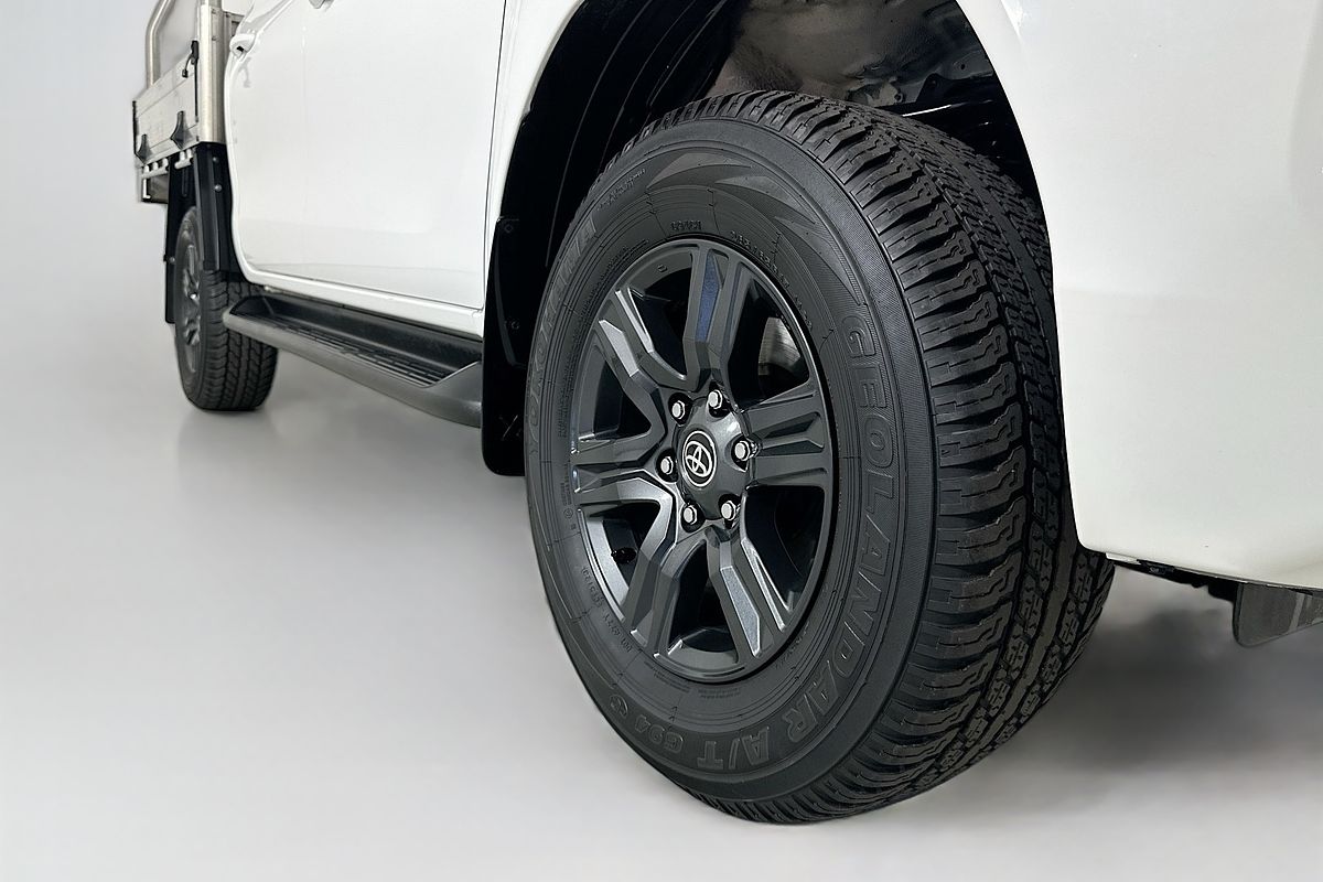 2024 Toyota HILUX SR 48V (4x4) GUN126R 4X4