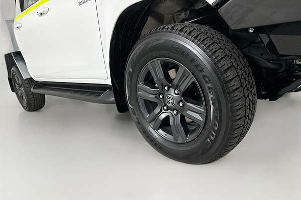 2024 Toyota HILUX SR 48V (4x4) GUN126R 4X4