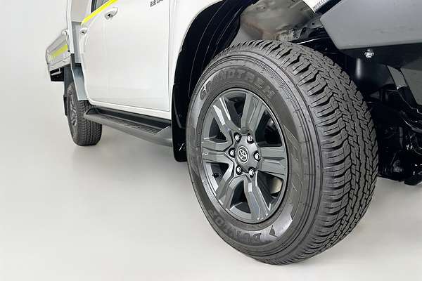 2025 Toyota HILUX SR (4x4) STEEL WHEELS GUN126R RC 4X4