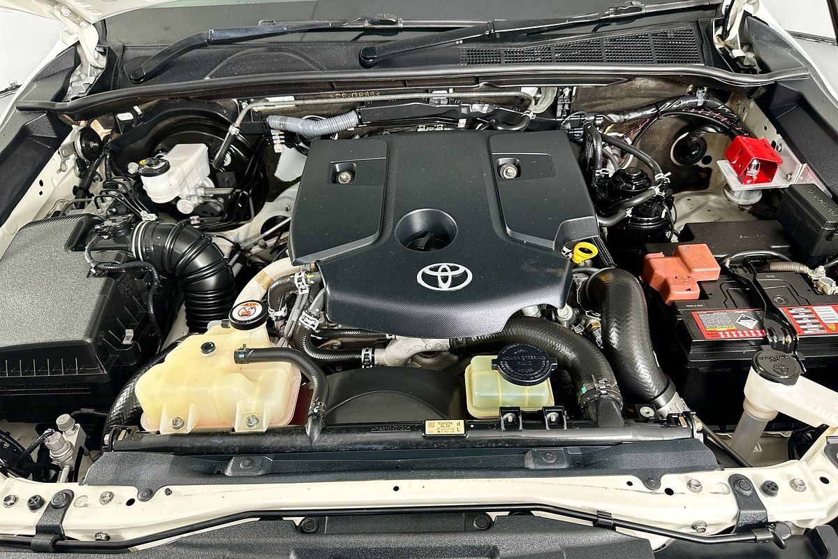 2022 Toyota HILUX SR (4x4) STEEL WHEELS GUN126R 4X4