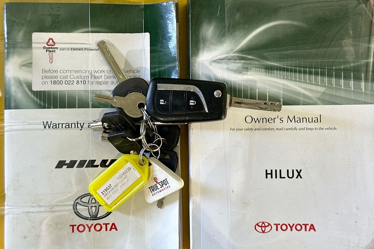 2017 Toyota HILUX SR (4x4) GUN126R 4X4