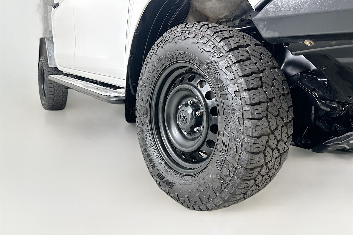 2020 Toyota HILUX SR (4x4) GUN126R FACELIFT 4X4