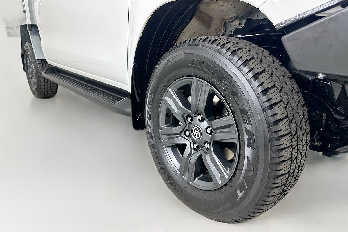 2024 Toyota HILUX SR 48V (4x4) GUN126R 4X4