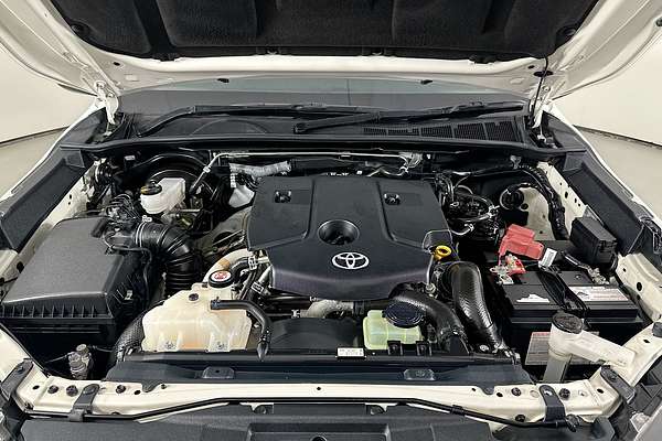 2021 Toyota HILUX SR (4x4) GUN126R FACELIFT 4X4
