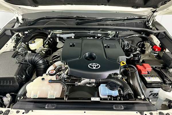 2025 Toyota HILUX SR (4x4) GUN126R RC 4X4