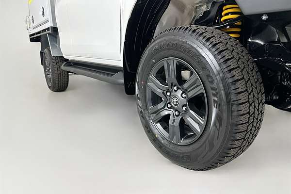 2025 Toyota Hilux SR (4x4) GUN126R RC 4X4