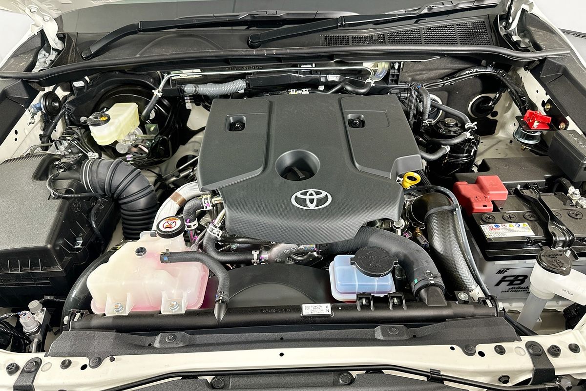 2025 Toyota HILUX SR (4x4) STEEL WHEELS GUN126R RC 4X4