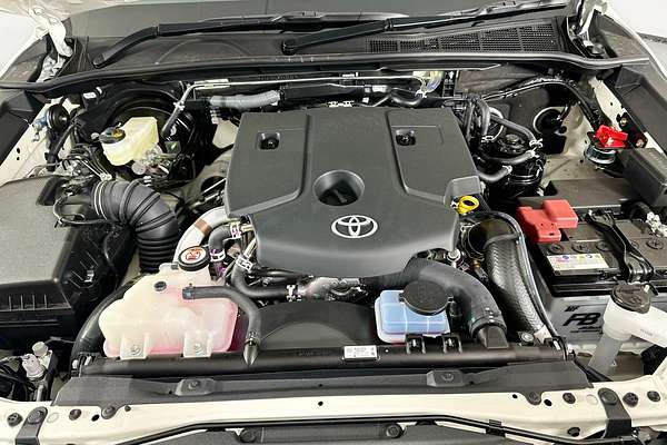 2025 Toyota HILUX SR (4x4) STEEL WHEELS GUN126R RC 4X4