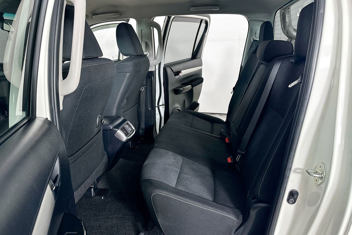 2019 Toyota HILUX SR5 (4x4) GUN126R MY19 4X4