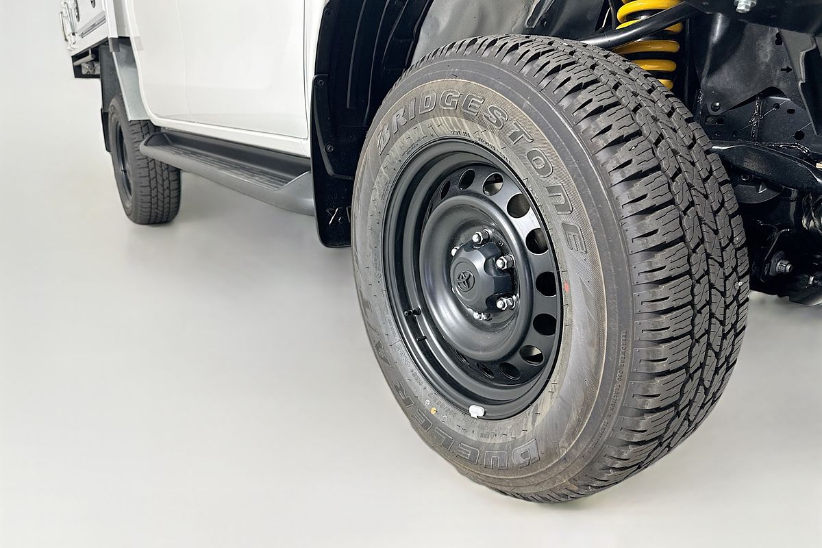 2025 Toyota HILUX SR (4x4) STEEL WHEELS GUN126R RC 4X4