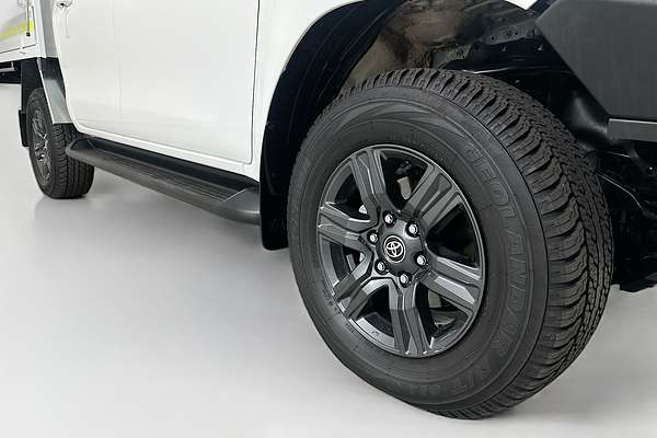 2025 Toyota HILUX SR 48V (4x4) GUN126R RC 4X4