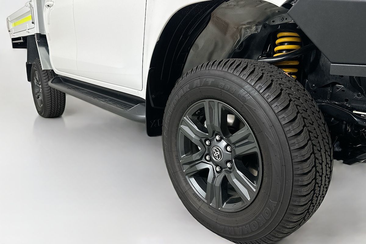 2025 Toyota HILUX SR (4x4) STEEL WHEELS GUN126R RC 4X4