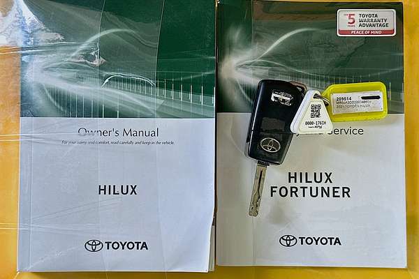 2021 Toyota HILUX SR (4x4) GUN126R FACELIFT 4X4
