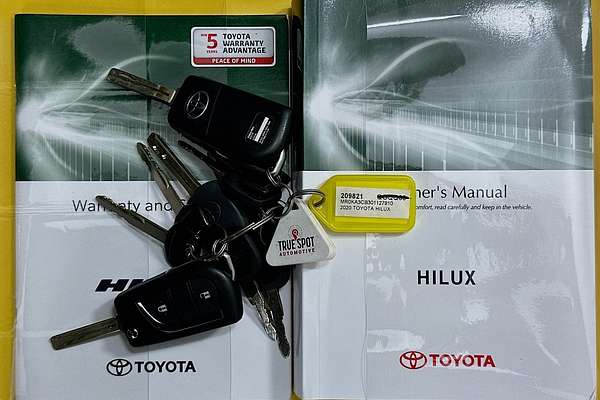 2020 Toyota HILUX SR (4x4) GUN126R FACELIFT 4X4