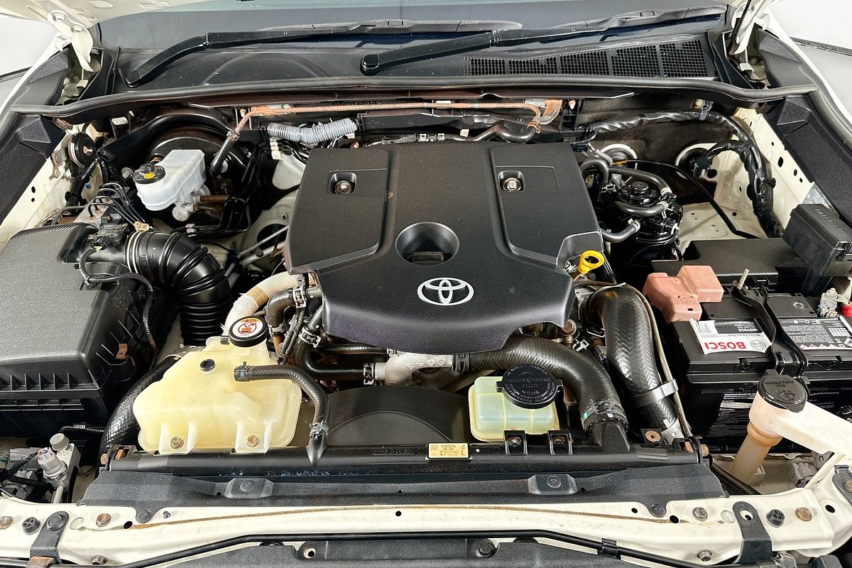 2021 Toyota HILUX SR5 (4x4) GUN126R FACELIFT 4X4