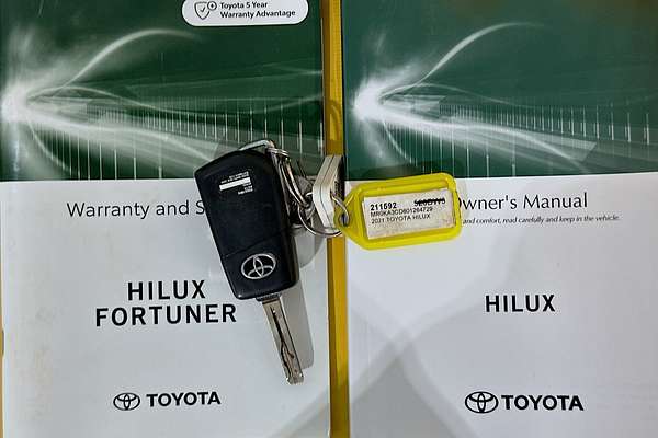 2021 Toyota HILUX SR (4x4) GUN126R FACELIFT 4X4