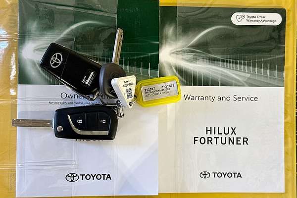 2021 Toyota HILUX SR (4x4) GUN126R FACELIFT 4X4