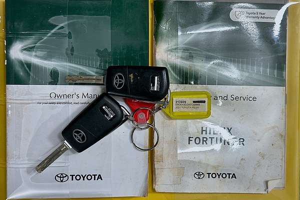 2021 Toyota HILUX SR (4x4) GUN126R 4X4