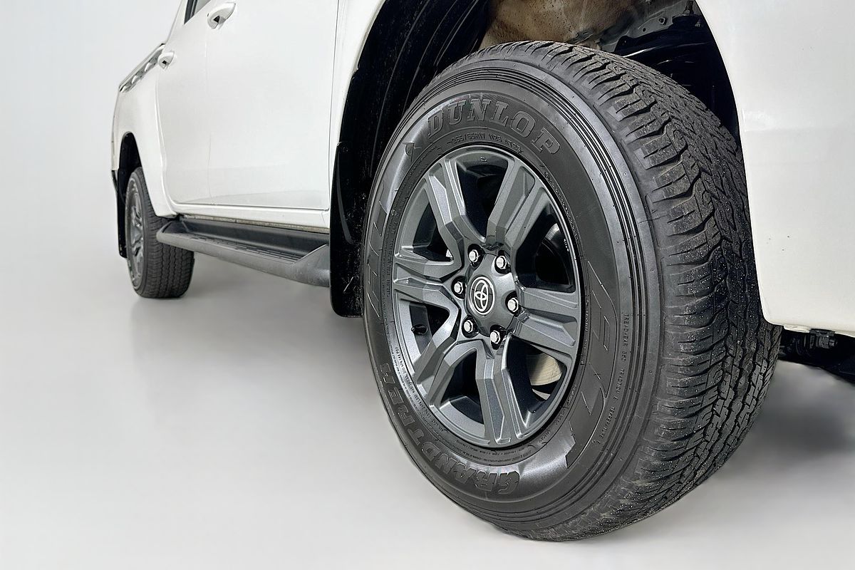 2024 Toyota HILUX SR 48V (4x4) GUN126R 4X4
