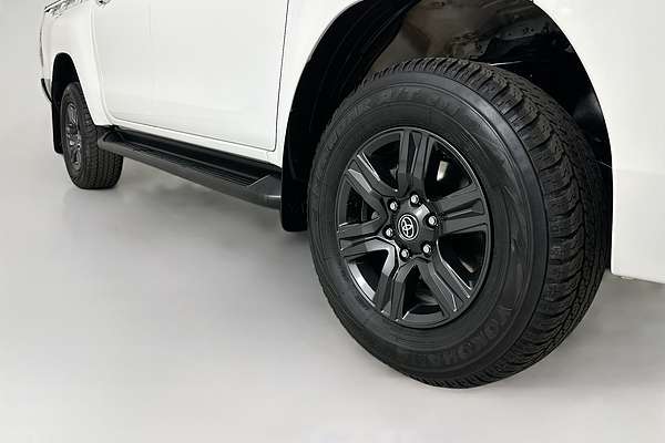 2024 Toyota Hilux SR 48V GUN126R 4X4