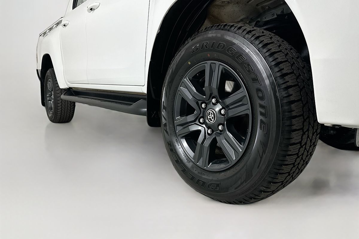 2024 Toyota Hilux SR 48V GUN126R 4X4