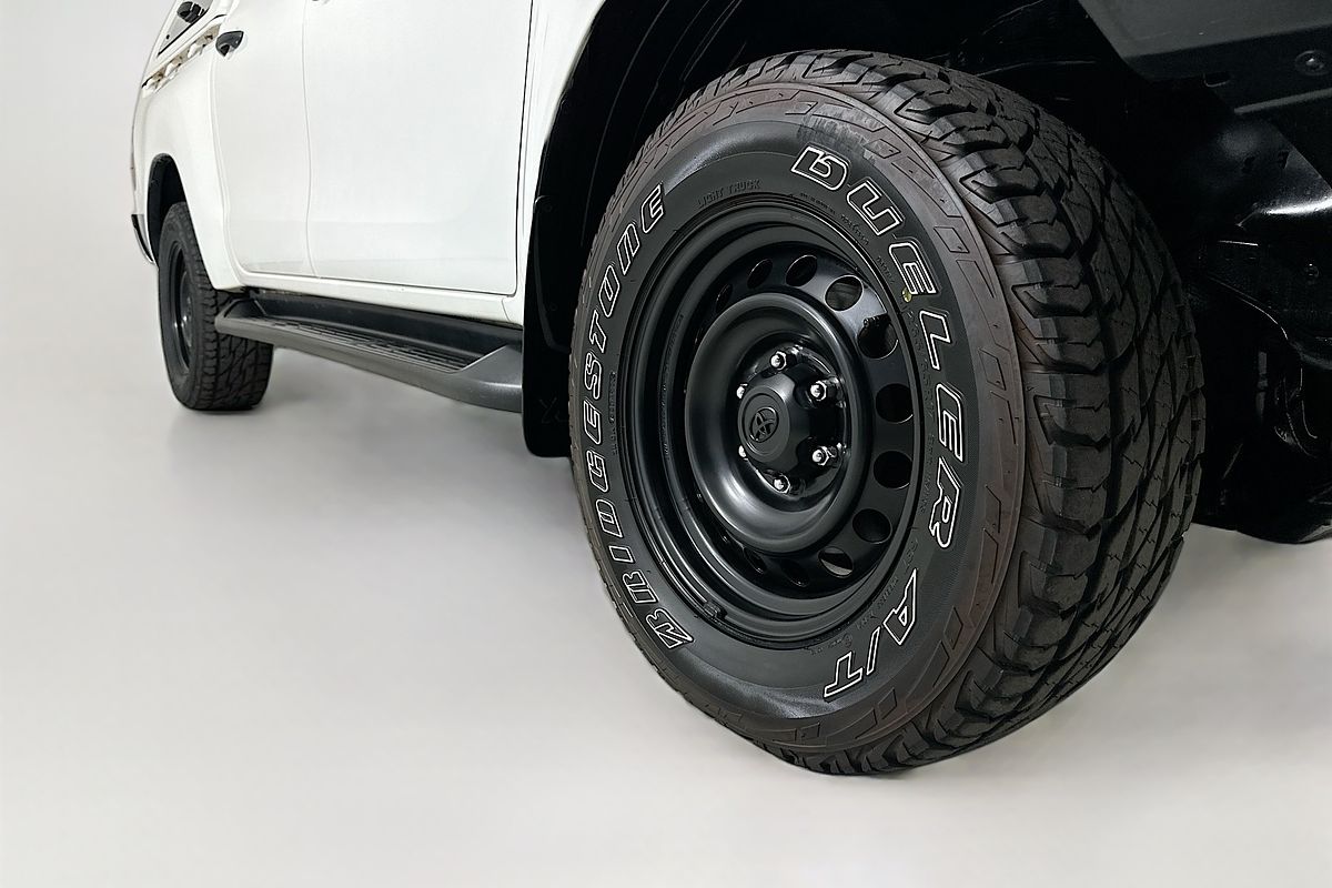 2019 Toyota HILUX SR (4x4) GUN126R MY19 4X4