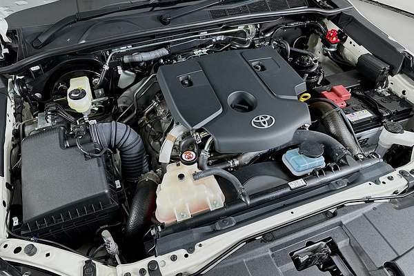 2024 Toyota HILUX SR GUN126R 4X4