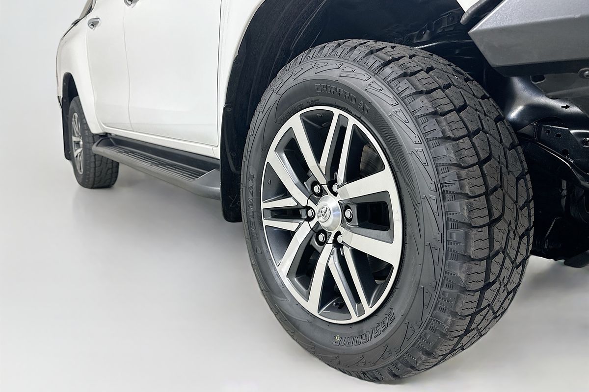 2018 Toyota HILUX SR5 (4x4) GUN126R MY17 4X4