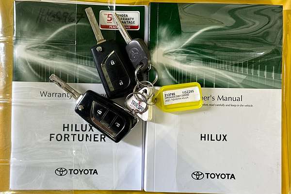 2021 Toyota HILUX SR (4x4) GUN126R FACELIFT 4X4