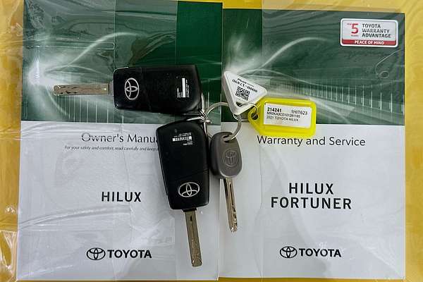 2021 Toyota HILUX SR (4x4) GUN126R FACELIFT 4X4