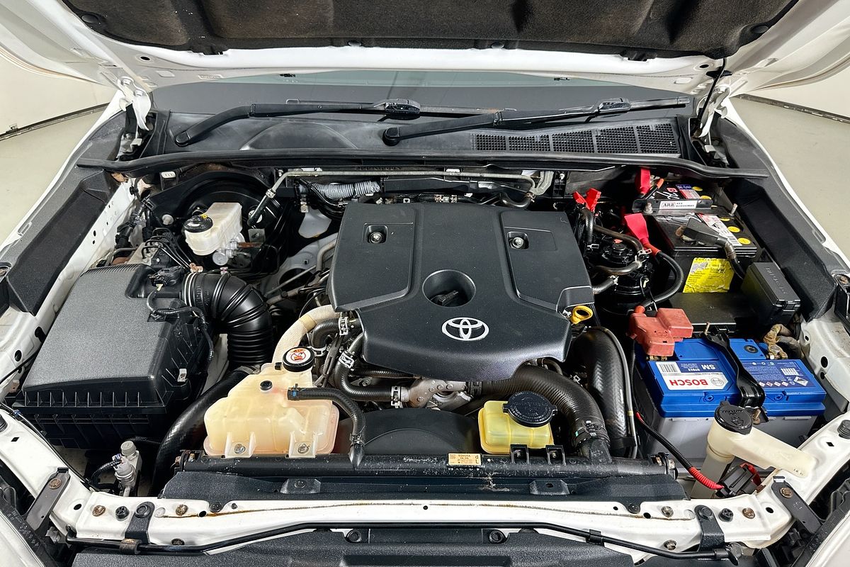2019 Toyota HILUX SR (4x4) GUN126R MY19 4X4