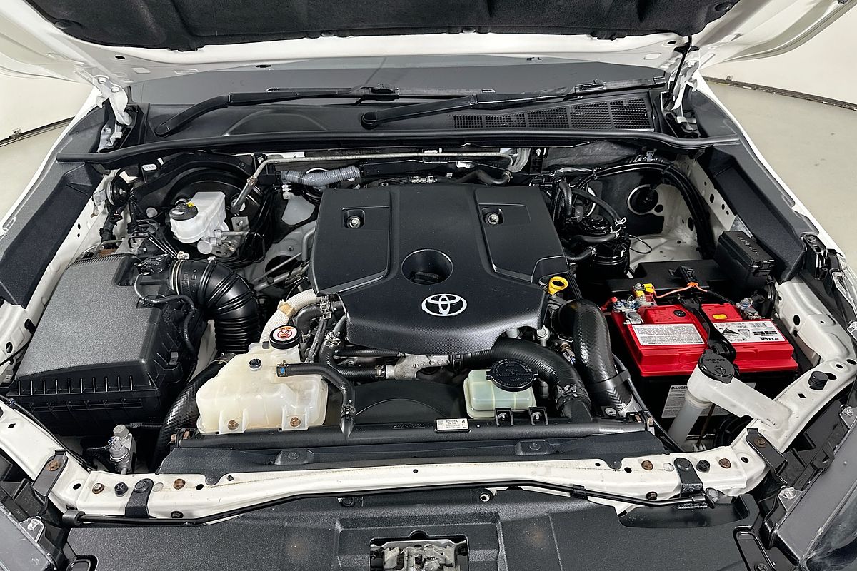 2020 Toyota HILUX SR (4x4) GUN126R FACELIFT 4X4