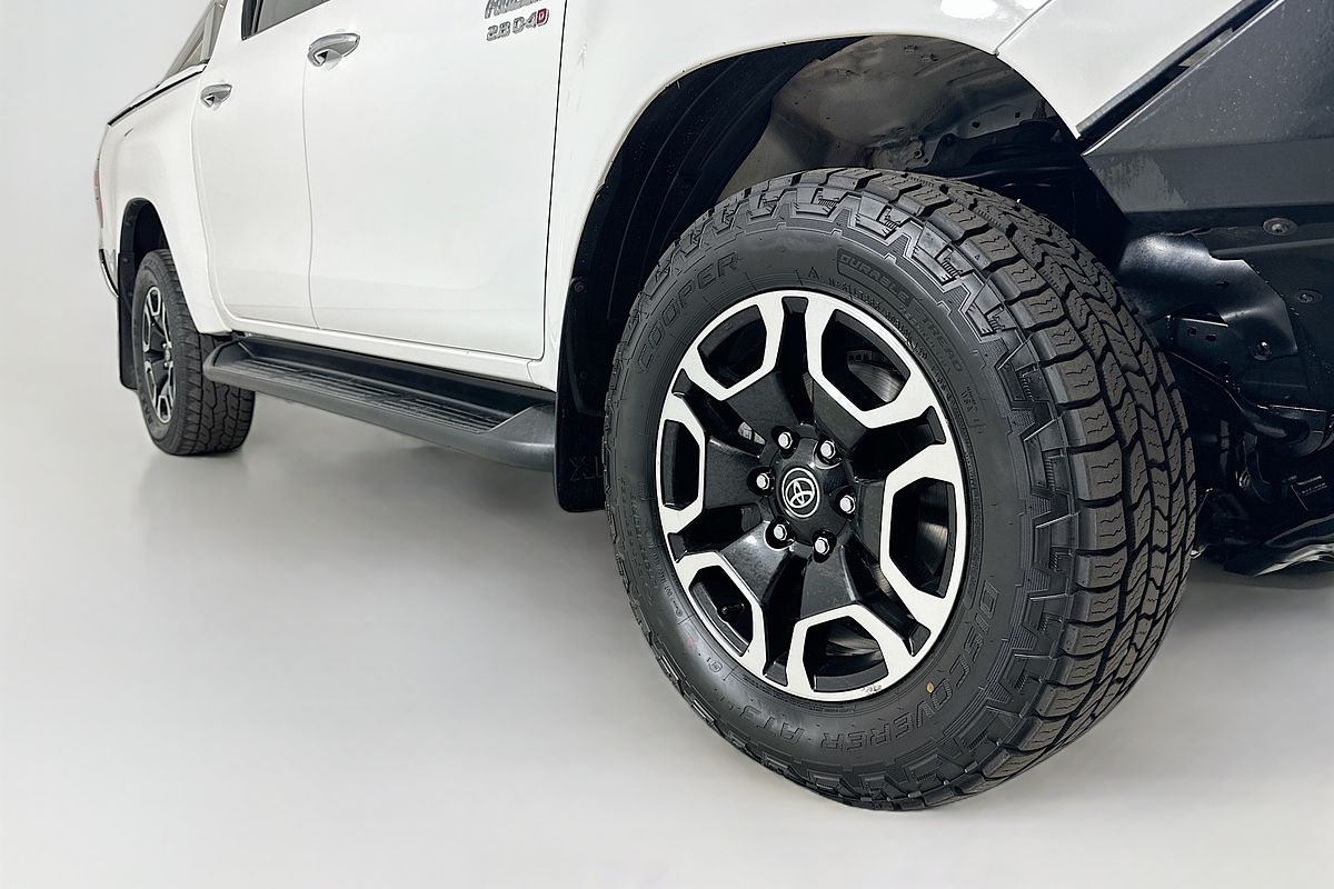 2021 Toyota HILUX SR5 (4x4) GUN126R 4X4
