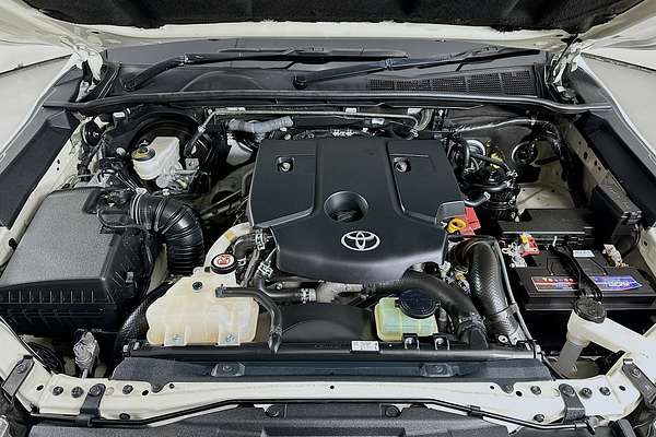 2020 Toyota HILUX SR (4x4) GUN126R FACELIFT 4X4