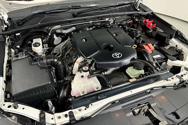 2020 Toyota Hilux SR (4x4) GUN126R FACELIFT 4X4