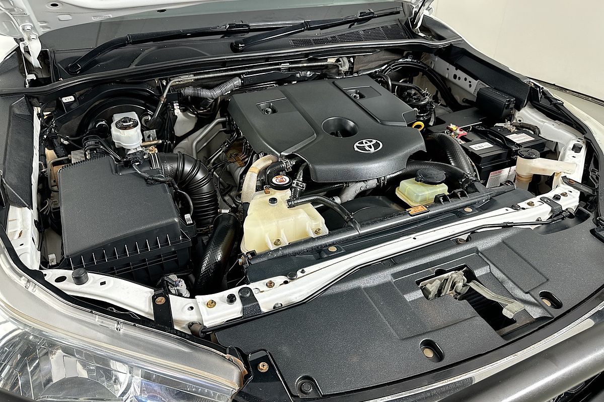 2019 Toyota HILUX SR (4x4) GUN126R MY19 4X4