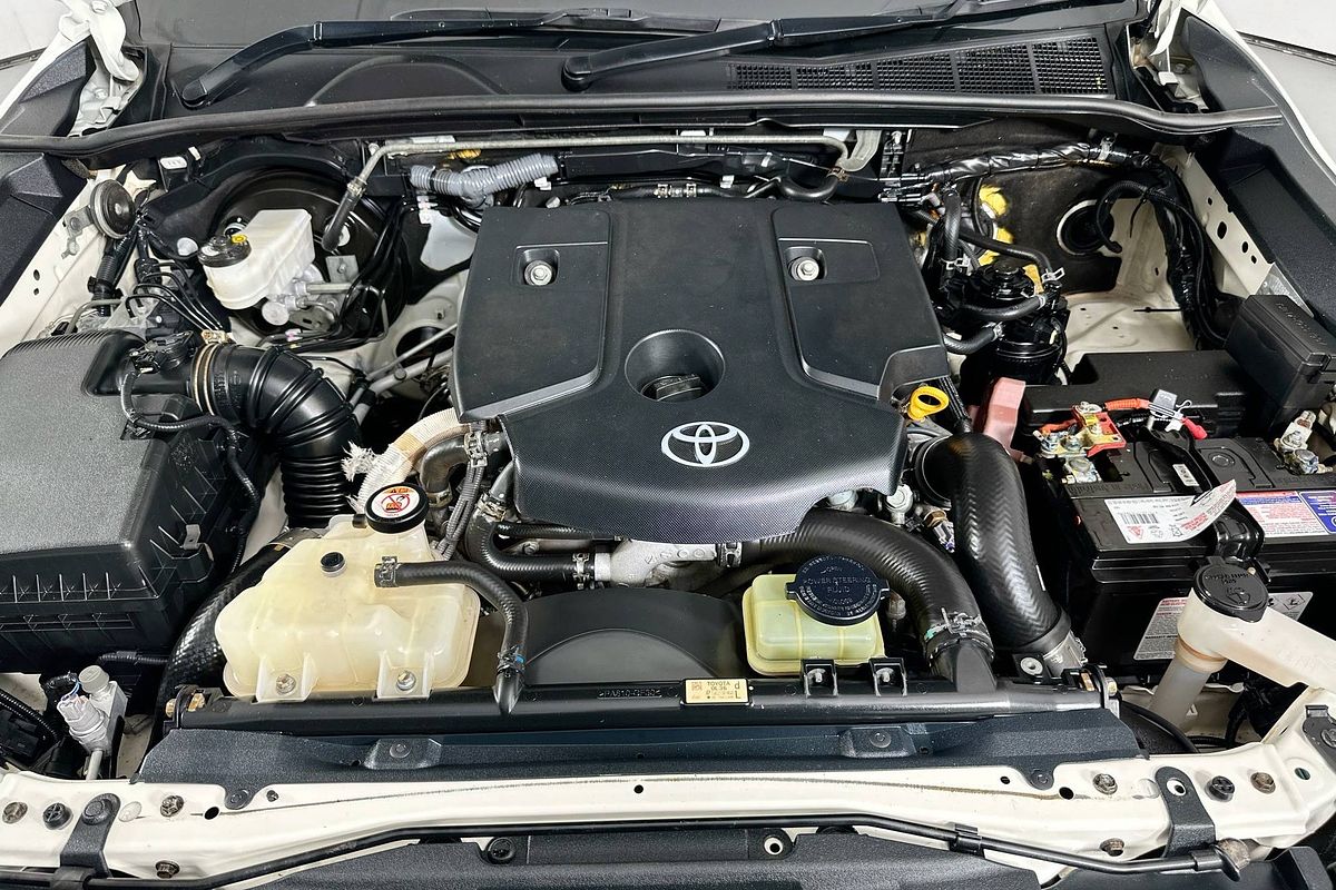 2020 Toyota HILUX SR (4x4) GUN126R FACELIFT 4X4