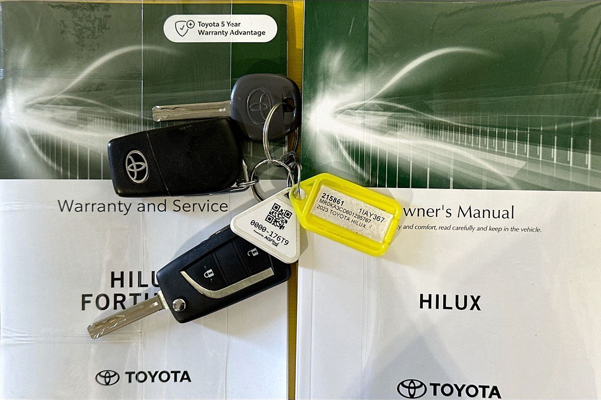 2023 Toyota HILUX SR (4x4) GUN126R 4X4