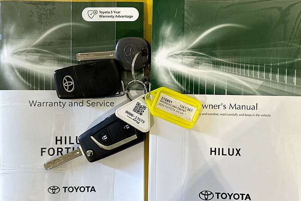 2023 Toyota HILUX SR (4x4) GUN126R 4X4