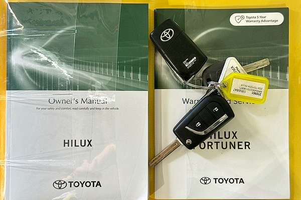 2024 Toyota HILUX SR (4x4) GUN126R 4X4