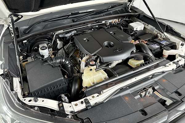 2020 Toyota HILUX SR (4x4) GUN126R FACELIFT 4X4