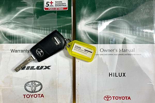 2019 Toyota HILUX SR (4x4) GUN126R MY19 4X4