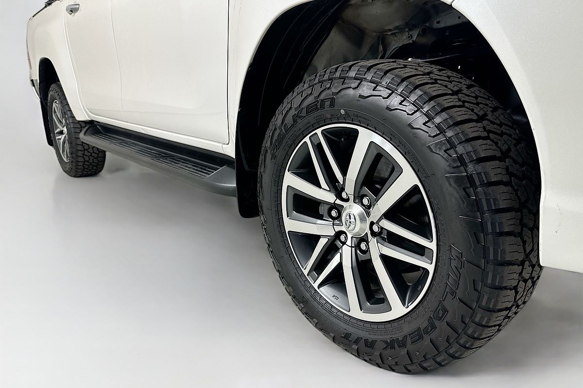 2020 Toyota HILUX SR5 (4x4) GUN126R MY19 UPGRADE 4X4