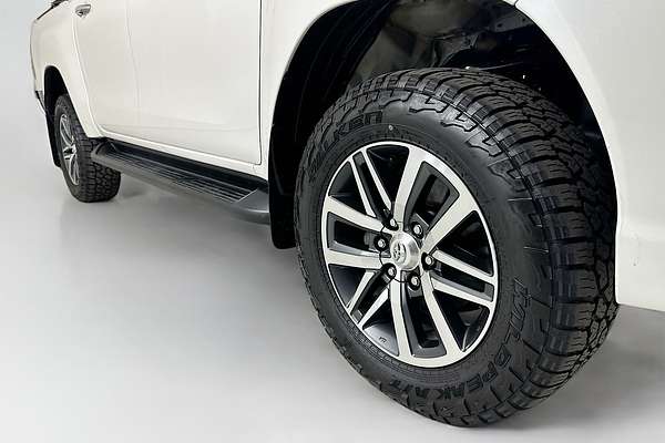 2020 Toyota HILUX SR5 (4x4) GUN126R MY19 UPGRADE 4X4